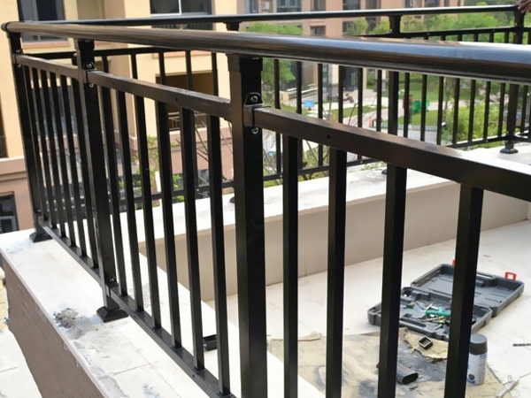 陽臺圍欄的材質有哪些？