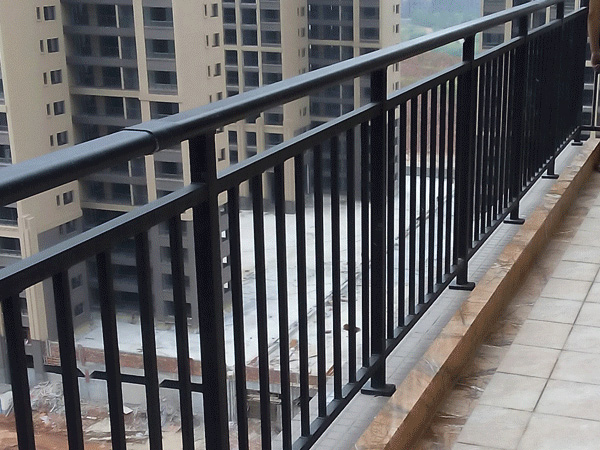 陽(yáng)臺(tái)護(hù)欄多少錢一米? 陽(yáng)臺(tái)護(hù)欄多少錢一米?