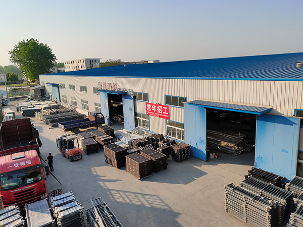 金用護欄期待著中國的經(jīng)濟復(fù)蘇，為護欄行業(yè)加油助力！