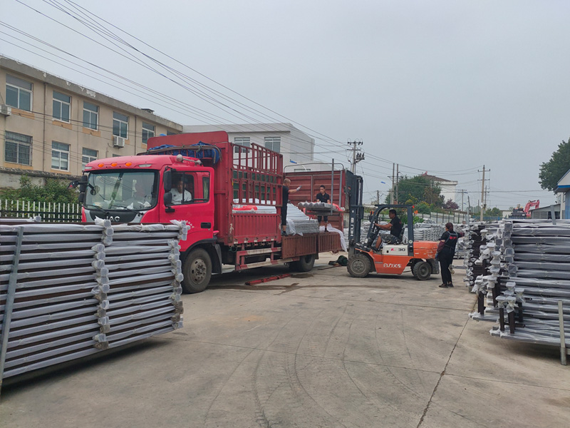 金用護(hù)欄2020年7月21日靠墻樓梯扶手發(fā)貨! 金用護(hù)欄2020年7月21日靠墻樓梯扶手發(fā)貨!