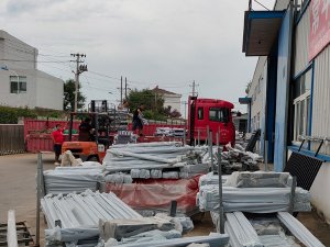 金用護欄2020年8月7日鋅鋼陽臺護欄裝車發(fā)貨！