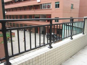 陽(yáng)臺(tái)護(hù)欄清潔技巧