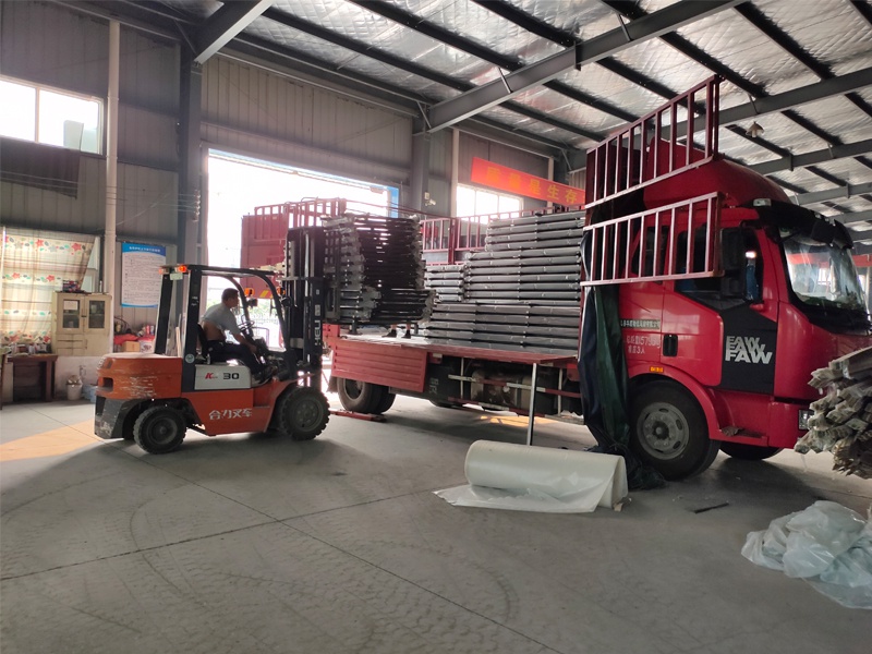 金用護欄2020年9月1日鋁合金玻璃護欄發貨! 金用護欄2020年9月1日鋁合金玻璃護欄發貨!