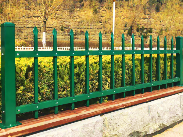 選擇鋅鋼柵欄廠家,這三點很重要! 選擇鋅鋼柵欄廠家,這三點很重要!