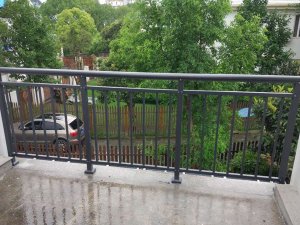 如何挑選一家好的陽臺護欄廠家？這樣挑最靠譜！