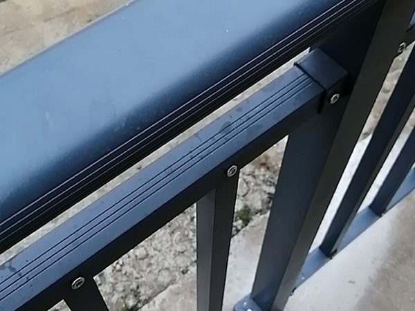 建筑工程專用陽臺護欄是什么樣的，你知道嗎？