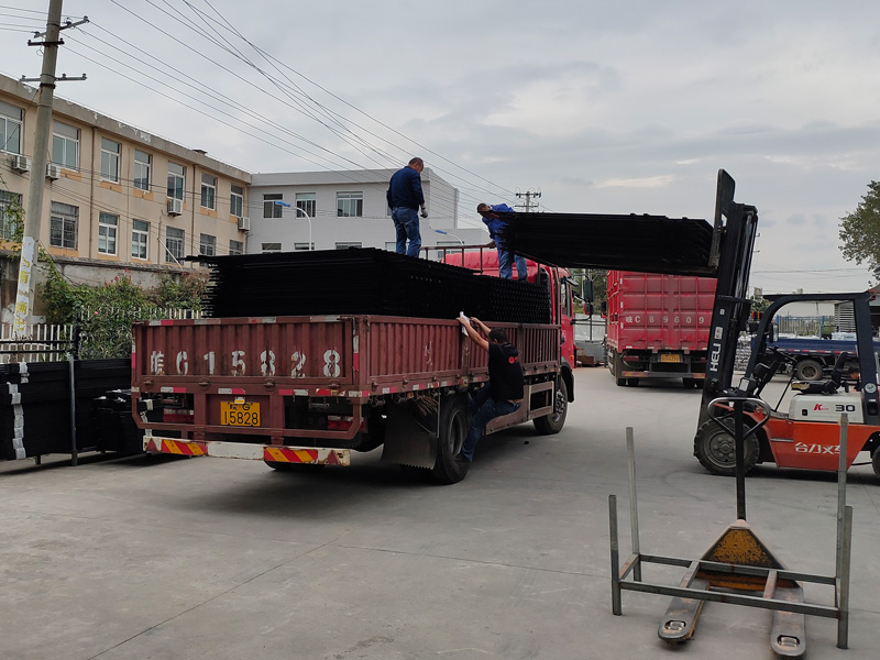 金用護欄2020年10月14日鋅鋼圍墻護欄發貨！