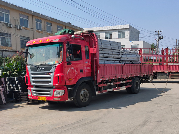 金用護(hù)欄2020年10月19日鋅鋼陽臺(tái)護(hù)欄發(fā)貨! 金用護(hù)欄2020年10月19日鋅鋼陽臺(tái)護(hù)欄發(fā)貨!