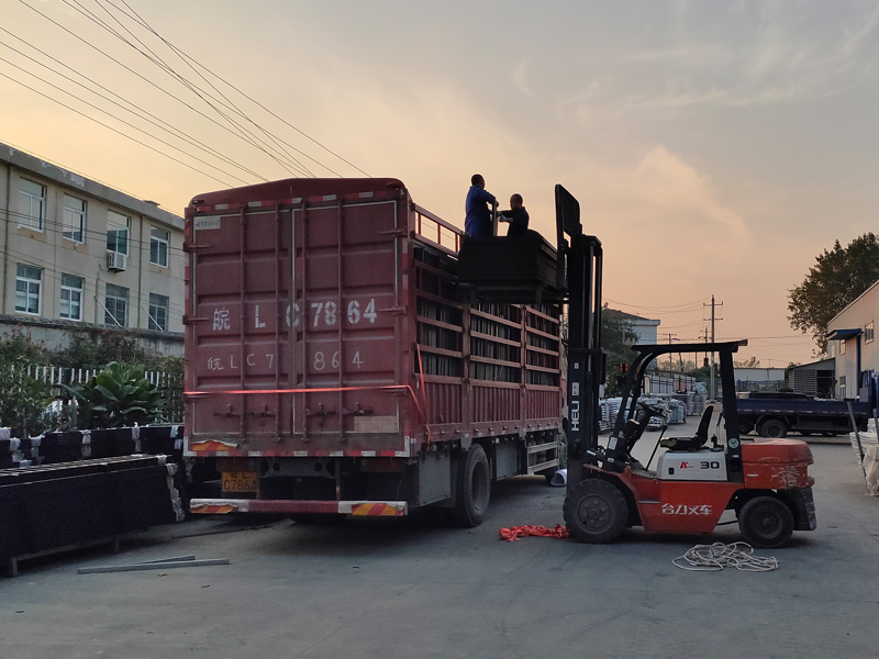 金用護欄2020年10月20日鋅鋼百葉窗發(fā)貨! 金用護欄2020年10月20日鋅鋼百葉窗發(fā)貨!