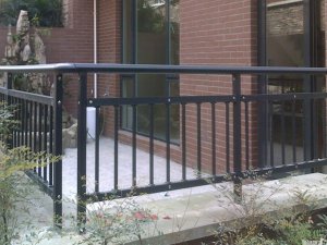 護欄維護保養方法與技巧