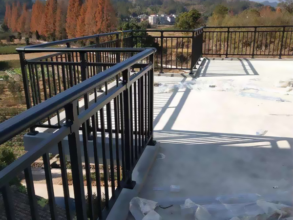 陽(yáng)臺(tái)護(hù)欄哪里有賣的? 陽(yáng)臺(tái)護(hù)欄哪里有賣的?