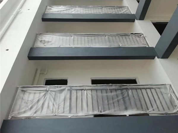 選擇鋅鋼陽臺護欄三大理由! 選擇鋅鋼陽臺護欄三大理由!