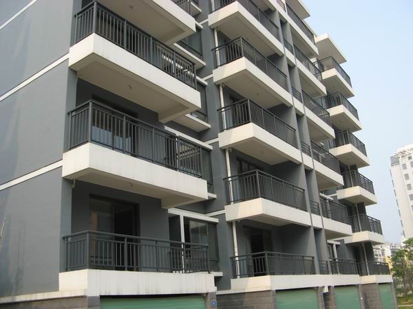 鋅鋼護欄好不好？