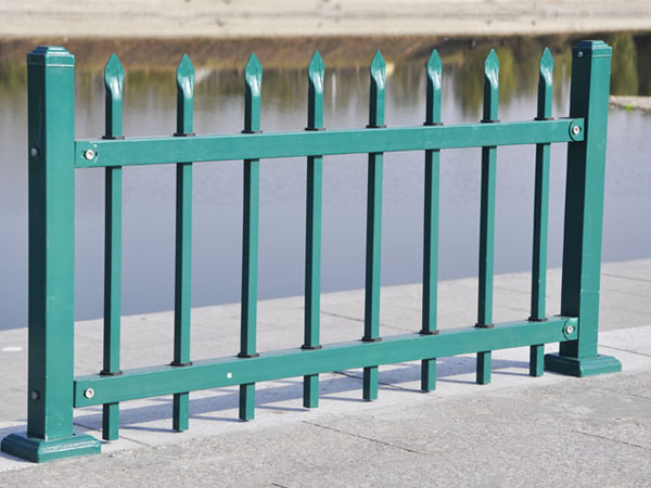 鋅鋼護(hù)欄為什么不容易生銹? 鋅鋼護(hù)欄為什么不容易生銹?