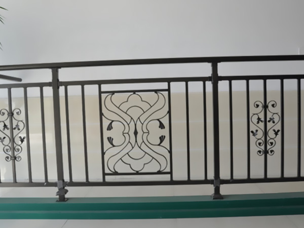 鋅鋼護(hù)欄清潔注意事項(xiàng) 鋅鋼護(hù)欄清潔注意事項(xiàng)