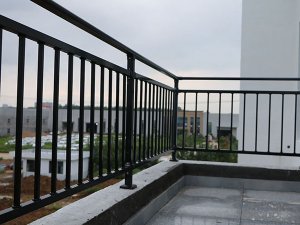 鋅鋼護(hù)欄廠(chǎng)家哪家價(jià)格便宜質(zhì)量又好？