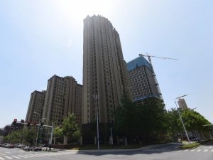 合肥名門湖語小區(qū)百葉窗、空調(diào)護欄、樓梯扶手定制