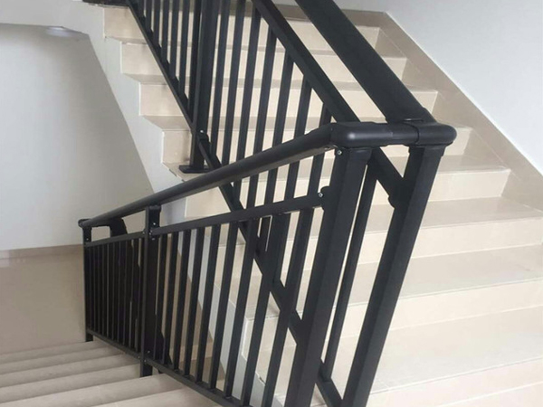 樓梯扶手如何選？