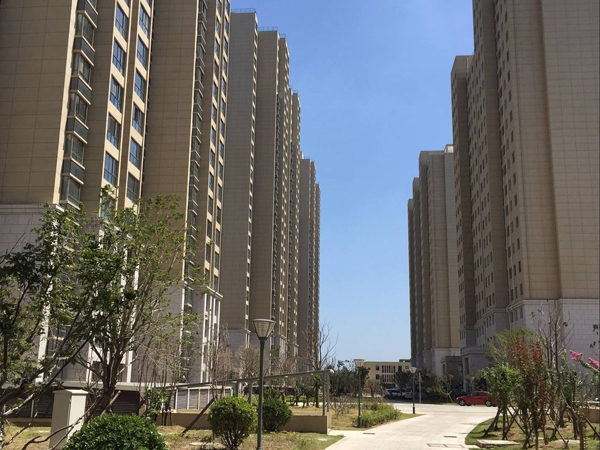 淮北桓湖花園小區(qū)鋅鋼陽臺護欄、鋅鋼百葉窗定制 淮北桓湖花園小區(qū)鋅鋼陽臺護欄、鋅鋼百葉窗定制