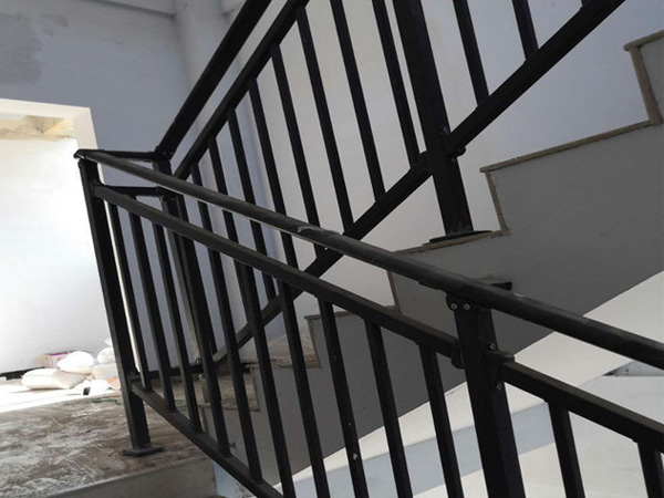 樓梯扶手多少錢一平方米? 樓梯扶手多少錢一平方米?