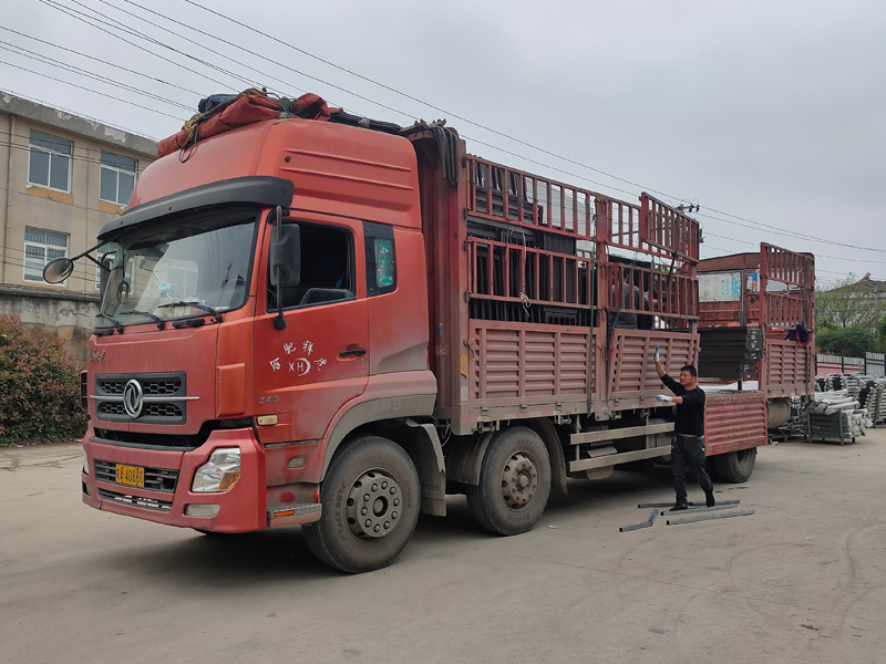 金用護欄2021年4月22日鋁合金百葉窗發貨！