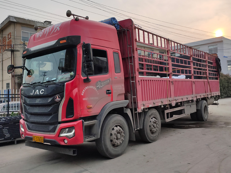 金用護欄2021年4月27日鋅鋼百葉窗發(fā)貨! 金用護欄2021年4月27日鋅鋼百葉窗發(fā)貨!