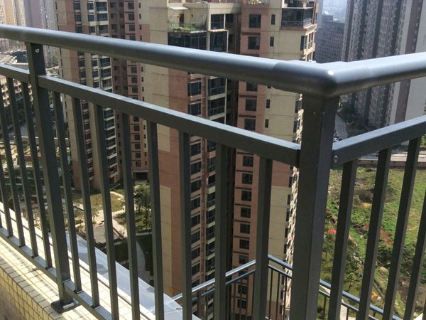 陽(yáng)臺(tái)護(hù)欄什么價(jià)位采購(gòu)最劃算？