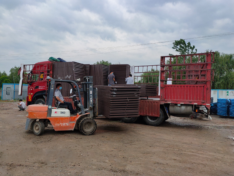 金用護欄2021年5月15日鋅鋼百葉窗發貨! 金用護欄2021年5月15日鋅鋼百葉窗發貨!