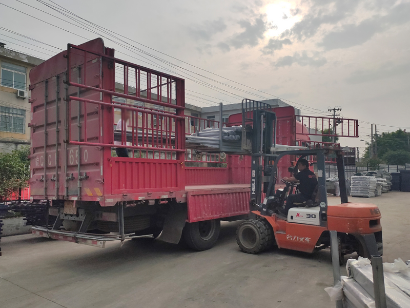 金用護欄2021年5月20日鋅鋼陽臺護欄發(fā)貨! 金用護欄2021年5月20日鋅鋼陽臺護欄發(fā)貨!