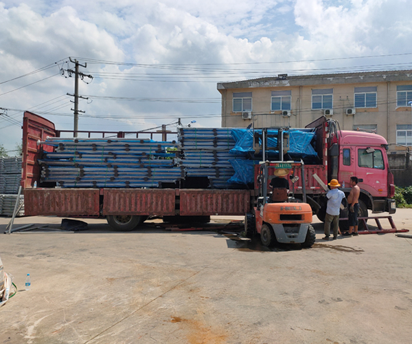 金用護(hù)欄2021年6月15日鋅鋼陽臺護(hù)欄發(fā)貨! 金用護(hù)欄2021年6月15日鋅鋼陽臺護(hù)欄發(fā)貨!