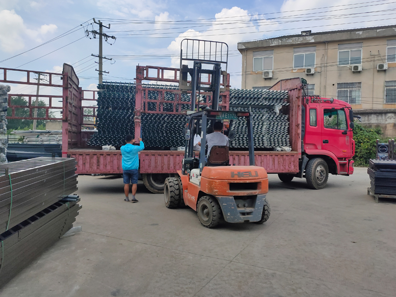 金用護欄2021年7月23日鋅鋼百葉窗發貨! 金用護欄2021年7月23日鋅鋼百葉窗發貨!