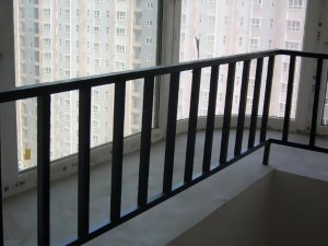 飄窗護欄用什么材質(zhì)安全？