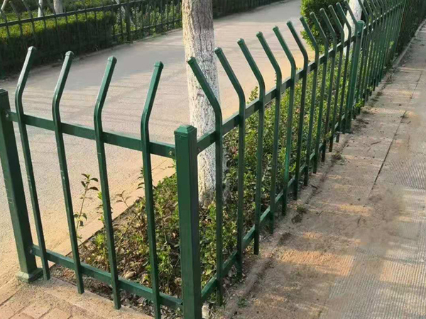 綠化護欄廠家怎么選擇？