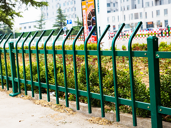 綠化護(hù)欄可以使用多少年? 綠化護(hù)欄可以使用多少年?