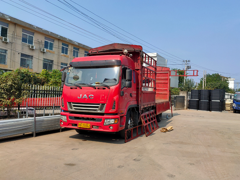 金用護(hù)欄2021年9月17日鋅鋼陽(yáng)臺(tái)護(hù)欄發(fā)貨！