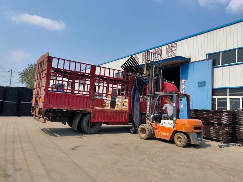 金用護欄2021年9月18日鋅鋼百葉窗發(fā)貨！