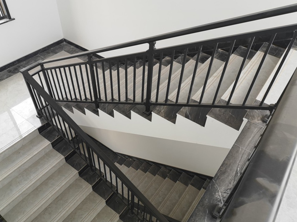 樓梯護欄多少錢一米？