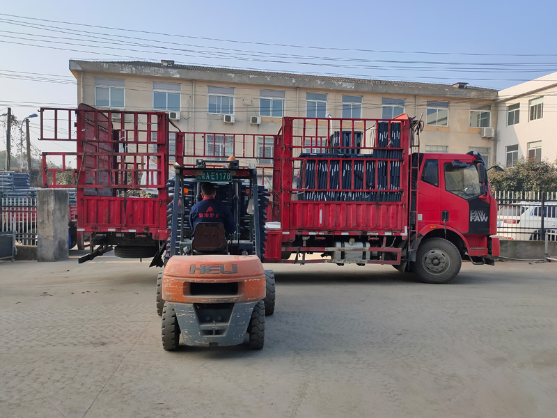 金用護欄2021年11月29日鋅鋼百葉窗發貨！