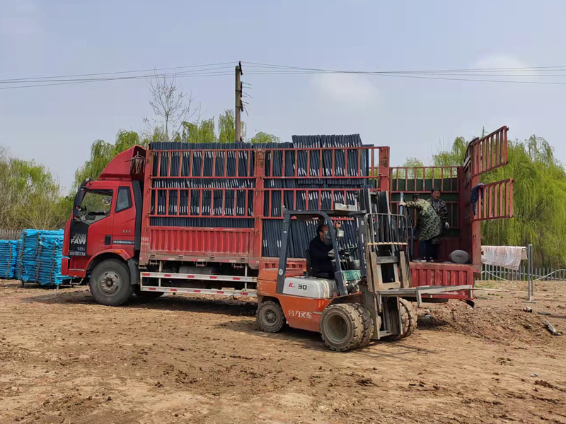 金用護(hù)欄2022年3月29日鋅鋼百葉窗裝車(chē)發(fā)貨! 金用護(hù)欄2022年3月29日鋅鋼百葉窗裝車(chē)發(fā)貨!