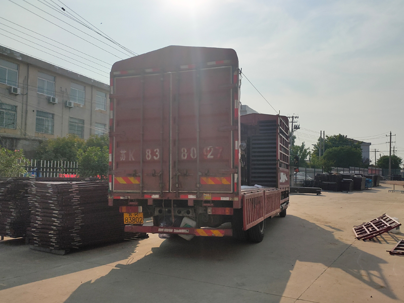 金用護(hù)欄2022年5月13日鋅鋼百葉窗裝車發(fā)貨! 金用護(hù)欄2022年5月13日鋅鋼百葉窗裝車發(fā)貨!