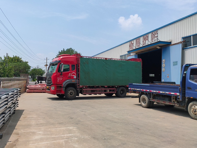 金用護欄2022年7月18日鋅鋼陽臺護欄裝車發(fā)貨! 金用護欄2022年7月18日鋅鋼陽臺護欄裝車發(fā)貨!