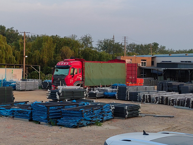 金用護欄2022年7月19日鋅鋼百葉窗裝車發(fā)貨! 金用護欄2022年7月19日鋅鋼百葉窗裝車發(fā)貨!