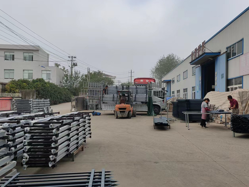 金用護欄2022年10月10日鋅鋼陽臺護欄裝車發貨! 金用護欄2022年10月10日鋅鋼陽臺護欄裝車發貨!