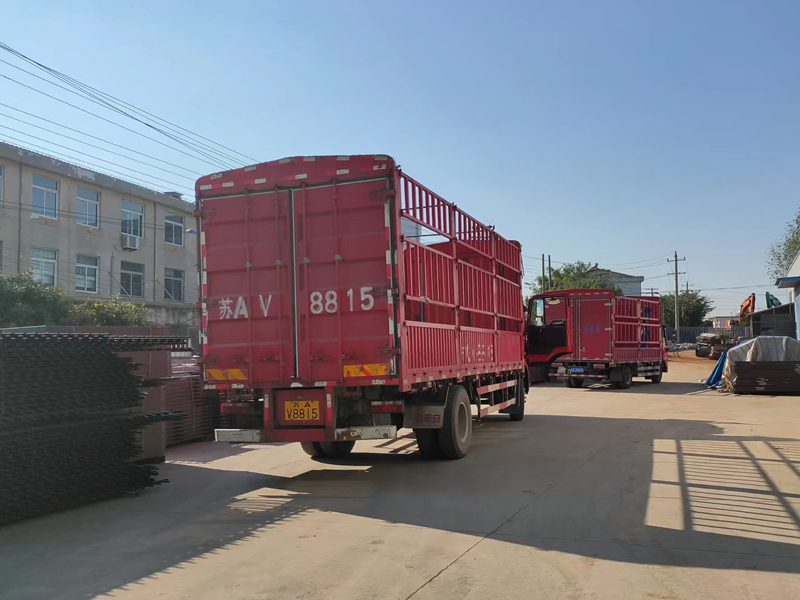 金用護(hù)欄2022年10月13日鋅鋼圍墻護(hù)欄裝車(chē)發(fā)貨！