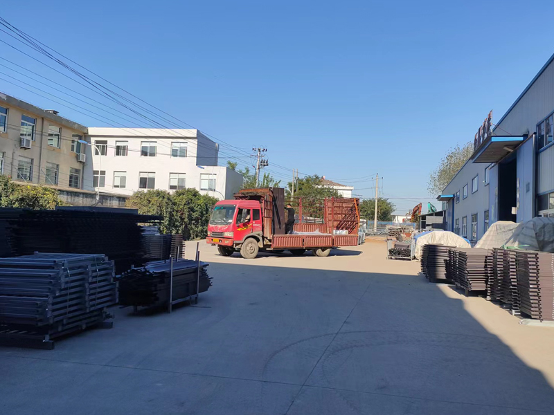 金用護欄2022年10月21日鋁合金百葉窗裝車發貨！