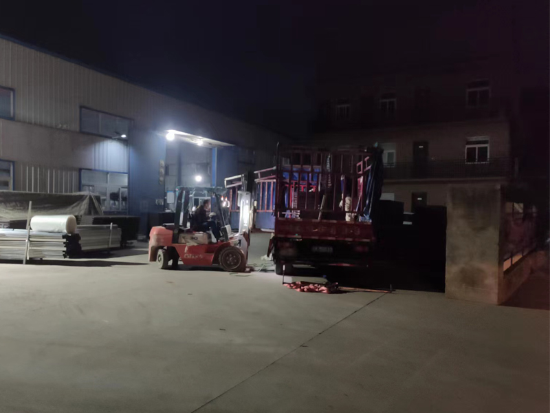 金用護(hù)欄2022年10月26日鋅鋼空調(diào)護(hù)欄裝車發(fā)貨! 金用護(hù)欄2022年10月26日鋅鋼空調(diào)護(hù)欄裝車發(fā)貨!