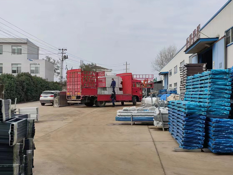 金用護(hù)欄2022年12月12日鋅鋼飄窗欄桿裝車發(fā)貨! 金用護(hù)欄2022年12月12日鋅鋼飄窗欄桿裝車發(fā)貨!