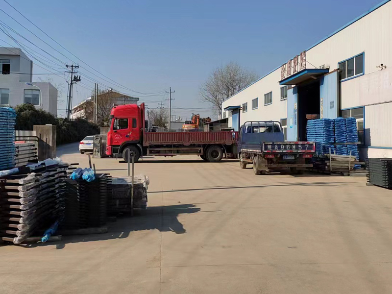 金用護欄2022年12月26日鋅鋼護窗欄桿裝車發貨！