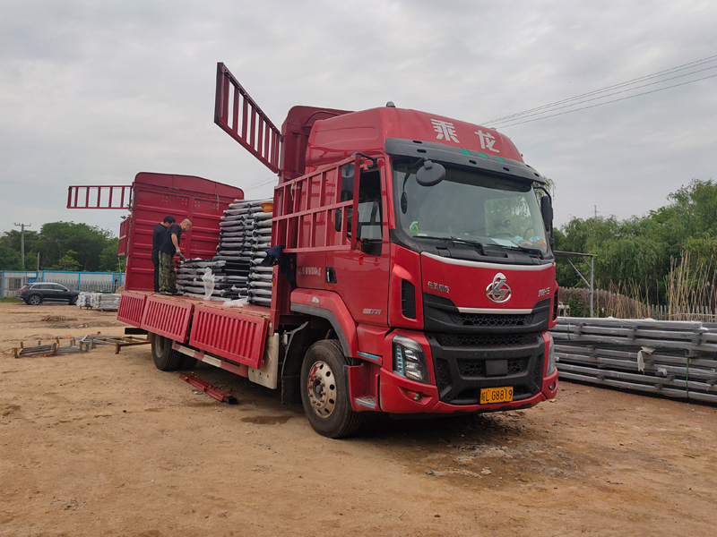 金用護(hù)欄2023年5月9日鋅鋼陽臺(tái)欄桿裝車發(fā)貨! 金用護(hù)欄2023年5月9日鋅鋼陽臺(tái)欄桿裝車發(fā)貨!