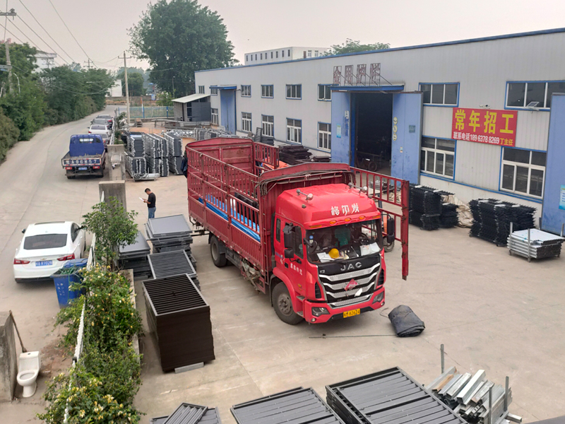 金用護(hù)欄2023年5月12日鋅鋼飄窗護(hù)欄裝車(chē)發(fā)貨! 金用護(hù)欄2023年5月12日鋅鋼飄窗護(hù)欄裝車(chē)發(fā)貨!